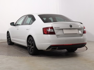 Skoda Octavia III RS Facelifting 2.0 TDI 184KM 2018 Skoda Octavia RS 2.0 TDI 4x4 DSG, Salon Polska, zdjęcie 3