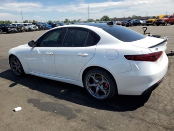 Alfa Romeo Giulia II Sedan 2.0 TBi 280KM 2019 Alfa Romeo Giulia 2019 ALFA ROMEO GIULIA TI 2.0 Benzyna 280KM, zdjęcie 2