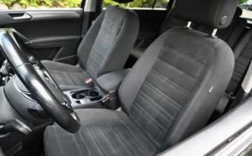 Volkswagen Touran III 1.6 TDI 115KM 2018 Volkswagen Touran 1,6 TDI 115 KM DSG FULL LED HIGH-LINE Alcantara Nawigacja, zdjęcie 27