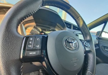 Toyota Yaris III Hatchback 5d Facelifting Hybrid 100KM 2017 Toyota Yaris Hybrid 2017 1.5 100KM Automat 35.967km Salon PL Bezwyp 1wl, zdjęcie 17