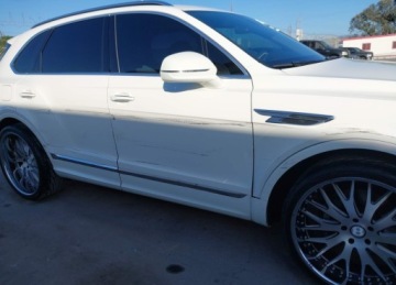 Bentley Bentayga 2021 Bentley Bentayga 2021r., V8, 4L, od ubezpieczalni 4.0 Benzyna 550KM, zdjęcie 8