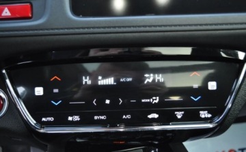 Honda HR-V II SUV 1.5 i-VTEC 130KM 2016 Honda HR-V Benzyna Panorama Klimatyzacja Kamera 1.5 Benzyna 130KM, zdjęcie 25