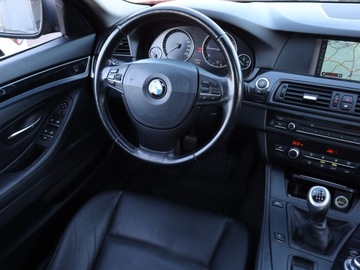 BMW Seria 5 F10-F11 2011 BMW 5 520d, Skóra, Navi, Xenon, Klima, zdjęcie 6