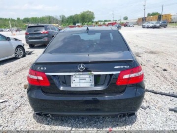Mercedes Klasa E W212 2010 Mercedes-Benz Klasa E 63 AMG 2010 6.3l 6.3 Benzyna 518KM, zdjęcie 4