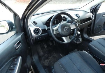Mazda 2 II Hatchback 5d 1.3 86KM 2010 Mazda 2 ekonomiczna niezawodna 5drzwi Klima 1.3 Benzyna 86KM, zdjęcie 15