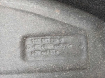 POLIČKA ZADNÍ VÍKO KUFRU KUFRU VOLKSWAGEN NEW BEETLE 1C0807769C