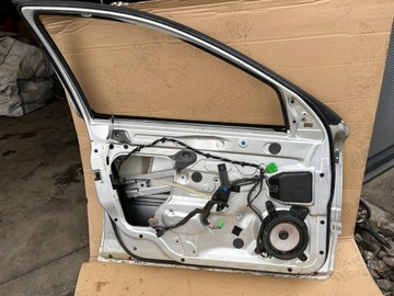 DVEŘE LEVÉ PŘEDNÍ VOLVO S60 V70 XC70 426-26