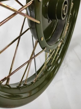 M-72 возле колеса Half-eedle Hub Rafka Green