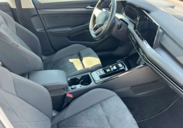 Volkswagen Golf VIII Variant 1.5 eTSI 130KM 2024 Volkswagen Golf Automat Kamera Tempomat 1.5 Benzyna 130KM, zdjęcie 9