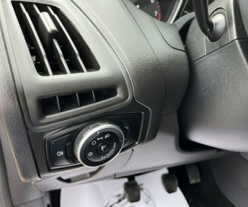 Ford Focus III Kombi Facelifting 1.0 EcoBoost 125KM 2015 Ford Focus Lift / Serwisowany / Bezwypadkowy, zdjęcie 30