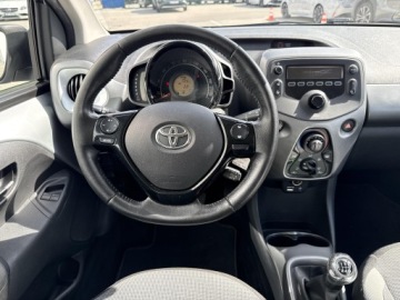 Toyota Aygo II Hatchback 3d Facelifting 1.0 VVT-i 72KM 2021 Toyota Aygo 1.0 VVT-i X-play II (2014-) 1.0 VVT-i, zdjęcie 9