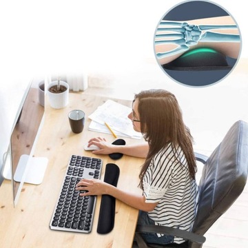 Набор эргономичных гелевых ковриков для мыши Strado на запястье.