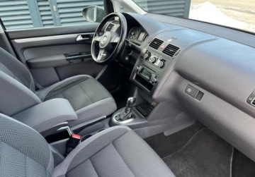 Volkswagen Touran II 1.6 TDI 105KM 2011 Volkswagen Touran Sprowadzony Ubezpieczony Zarejestrowany 1.6 Diesel, zdjęcie 19