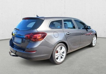 Opel Astra J Sports Tourer 2.0 CDTI ECOTEC 160KM 2011 Opel Astra BDB STAN - hak - nawigacja - klima dwustrefowa - kamera 2.0, zdjęcie 4