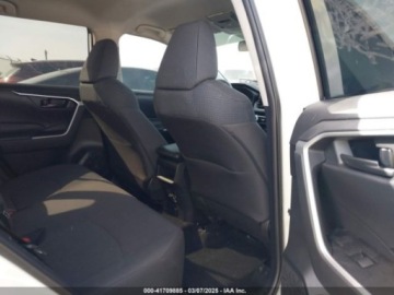 Toyota 2021 Toyota RAV4 2021r., LE, od ubezpieczalni 2.5 Benzyna 203KM, zdjęcie 9