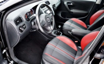 Volkswagen Polo V Hatchback 5d 1.2 70KM 2012 Volkswagen Polo Nawigacja, Czujniki parkowania, Podgrzewane fotele 1.2 70KM, zdjęcie 21