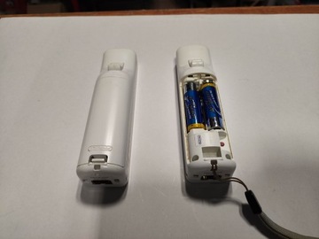 NINTENDO WII U 32 ГБ + ГЕЙМПАД + 2 ИГРЫ + 2 ПУЛЬТА WII