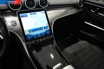 Mercedes Klasa C W206 2023 Mercedes-Benz Klasa C FV23Kierownica SupersportowaPodswietlane listwy prog, zdjęcie 7