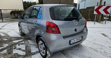 Toyota Yaris II Hatchback 5d 1.3 i VVT-i 86KM 2007 Toyota Yaris 1.3 87ps.Benzyna Klima Drugi Komplet Kol Model 2008 1.3 87KM, zdjęcie 6