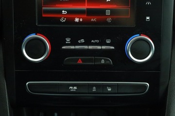 Renault Megane IV GT Grandtour 1.6 TCe 205KM 2017 Renault Megane 1.6 TCe GT, Salon Polska, zdjęcie 13