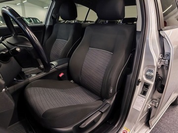 Toyota Avensis III Sedan Facelifting 1.8 Valvematic 147KM 2013 Toyota Avensis 1.8 benzyna, Salon Polska, Pierwszy właściciel, zdjęcie 6