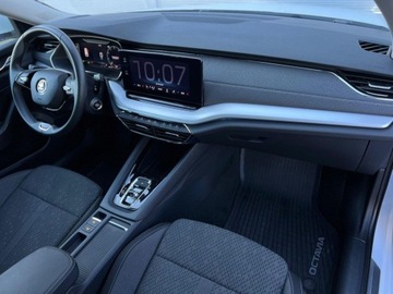Skoda Octavia IV Kombi Plug-in 1.4 TSI iV Plug-In Hybrid 204KM 2024 Skoda Octavia 1.4 TSI Plug-In Hybrid Style DSG Pakiet SelectionSalon Polsk, zdjęcie 13