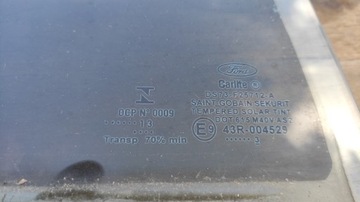 FUSION USA SKLO (OKNO) DVEŘE PRAVÁ ZADNÍ DS73 F25712 A