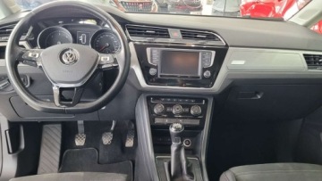Volkswagen Touran III 1.6 TDI 110KM 2016 Volkswagen Touran TOURAN 7foteli Navi Aktywny tempomat Xenon Masaze MOZLIW, zdjęcie 24