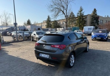 Alfa Romeo Giulietta Nuova II Hatchback 5d 1.4 TB 16v 120KM 2010 Alfa Romeo Giulietta Alfa Romeo Giulietta 1.4 Benzyna 120KM, zdjęcie 2