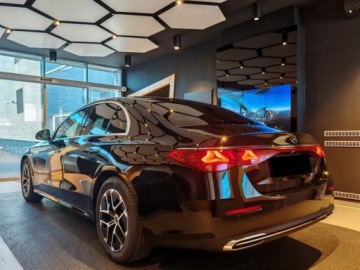 Mercedes Klasa E W214 Sedan 2.0 220d 197KM 2025 E Klasa 220 d Avantgarde 2.0 (197KM) 2025, zdjęcie 3