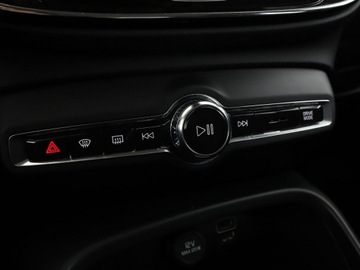 Volvo XC40 Crossover Plug-In 1.5 T4 Plug-in Hybrid 211KM 2021 Volvo XC 40 FV23% PHEV T5 navi kamera tempomat LED, zdjęcie 29