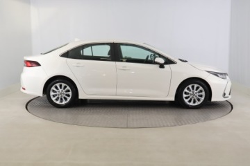 Toyota Corolla XII Sedan 1.5 VVT-i 125KM 2022 Toyota Corolla 1.5 VVT-i, Salon Polska, zdjęcie 5