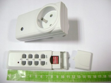 ДИСТАНЦИОННОЕ УПРАВЛЕНИЕ включено при выключенной сетевой розетке 230 В.