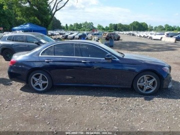 Mercedes Klasa E W213 2019 Mercedes-Benz Klasa E 2019 Mercedes-Benz E-Class E 300 4MATIC Sedan 2.0, zdjęcie 12