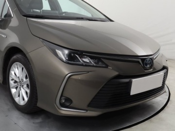 Toyota Corolla XII Sedan 1.8 Hybrid 122KM 2019 Toyota Corolla 1.8 Hybrid, Salon Polska, zdjęcie 20