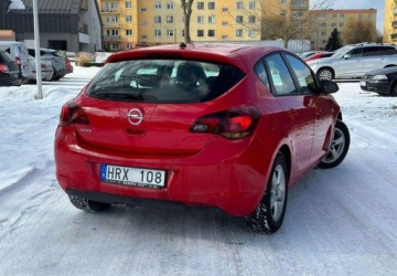 Opel Astra J Hatchback 5d 1.6 Twinport ECOTEC 115KM 2010 Opel Astra Opel Astra sport 1.6 Manual, 115 KM, 2010r 1.6 Benzyna 115KM, zdjęcie 18