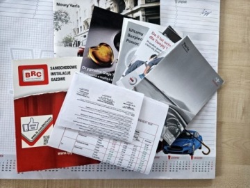 Toyota Yaris III Hatchback 5d 1.0 VVT-i 69KM 2012 Toyota Yaris Salon Polska Klimatyzacja Abs Wspomaganie BenzynaLPG 69KM, zdjęcie 30