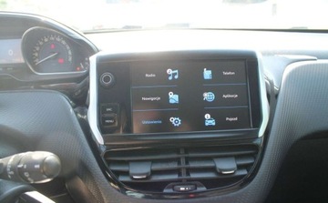 Peugeot 2008 I SUV Facelifting 1.2 PureTech 110KM 2018 Peugeot 2008 1.2 Benzyna 110KM, zdjęcie 15