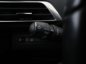 Peugeot 5008 II Crossover Facelifting 1.5 BlueHDi 130KM 2023 Peugeot 5008 AllurePack automat 7-os. virtual navi, zdjęcie 34