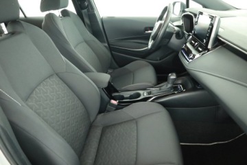 Toyota Corolla XII TS Kombi 1.8 Hybrid 122KM 2019 Toyota Corolla 1.8 Hybrid, Salon Polska, zdjęcie 6