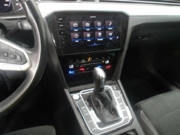 Volkswagen Passat B8 Variant Facelifting 2.0 TDI SCR 200KM 2020 Volkswagen Passat B8 2.0 TDI / 200 KM Elegance DSG, zdjęcie 3