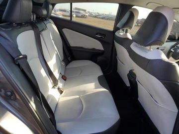 Toyota Prius IV Hatchback 1.8 Hybrid 122KM 2017 Toyota Prius 2017, 1.8L, po gradobiciu, zdjęcie 8