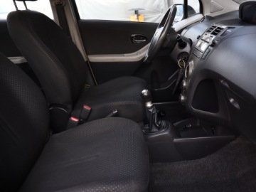 Toyota Yaris II Hatchback 5d 1.0 VVT-i 69KM 2010 Toyota Yaris 1.0 VVT-i, Klima, Klimatronic, zdjęcie 8