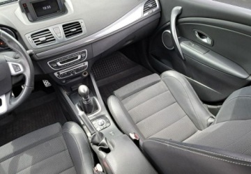 Renault Megane III Hatchback 2.0 dCi 160KM 2011 Renault Megane Renault Megane III GT Wersja Renault Sport Kubelki Duze, zdjęcie 18