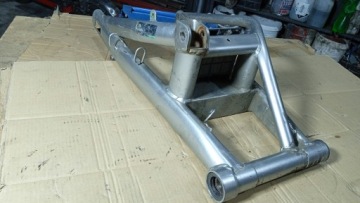 KAWASAKI ER6F ER-6F МАЯТНИК ЗАДНЕЕ КРЕПЛЕНИЕ СКОБЫ