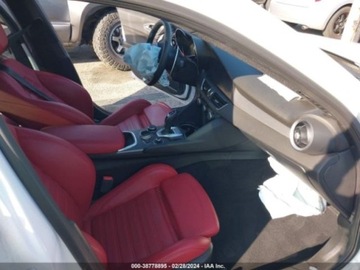 Alfa Romeo Giulia II Sedan Facelifting 2.0 Turbo 280KM 2022 Alfa Romeo Giulia 2022r, Veloce, TI, 2.0L 2.0 Benzyna 280KM, zdjęcie 9