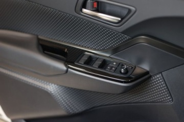 Toyota C-HR I Crossover Facelifting 2.0 Hybrid Dynamic Force 184KM 2023 Toyota C-HR 2.0 Hybrid Style 2.0 Hybryda 184KM, zdjęcie 29