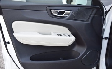 Volvo XC60 II Crossover D4 190KM 2018 Volvo XC 60 2.0 D4 AWD Automatic Kamera 360 Virtual Skora Navi Ledy Blis, zdjęcie 17