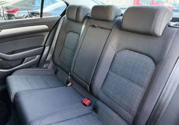 Volkswagen Passat B8 Variant Facelifting 1.5 TSI EVO 150KM 2022 Volkswagen Passat Reflektory LED FrontLane Assist ACC Salon PL FVAT23, zdjęcie 25
