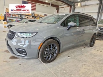 Chrysler Pacifica II 2023 Chrysler Pacifica S AWD, radar, kamery, ekrany 3.6 Benzyna 287KM